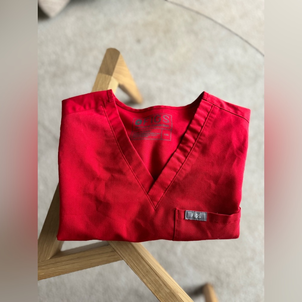 Figs XXS Catarina Top | Winning Red